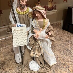 Nativity Scene Figurine Set with Gold and Brown Accents-NWT Viral Ross